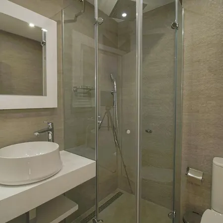 Boutique מלון דירות 4*