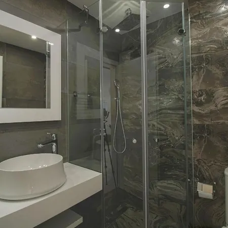 Boutique מלון דירות 4*